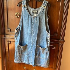 Vintage 90s Demon Dress with embroidered pockets 🌺